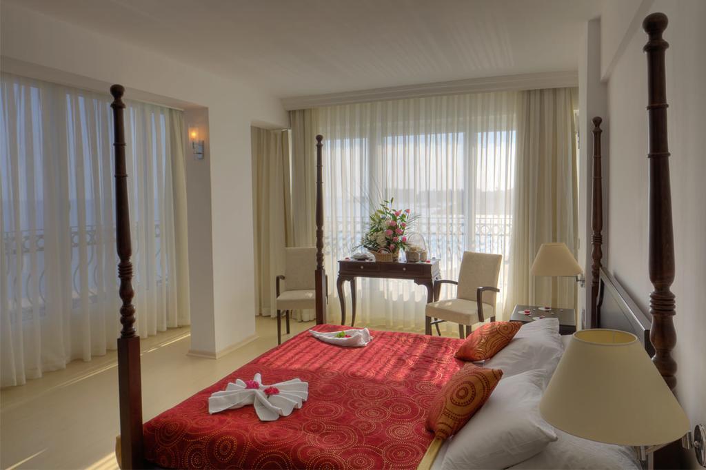 Ada Beach Hotel Karavász Kültér fotó